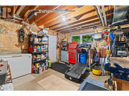 5380 Canoe Beach Drive Ne, Salmon Arm, BC - Indoor Photo Showing Basement