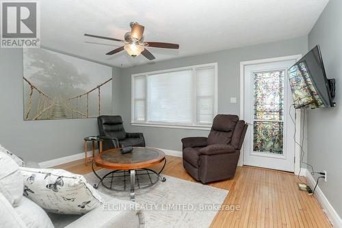 49827 Lyons Line, Malahide (Springfield), ON - Indoor Photo Showing Living Room