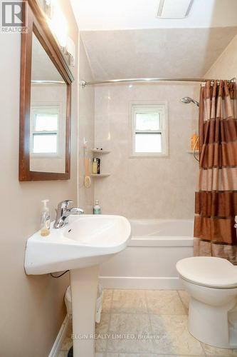 49827 Lyons Line, Malahide (Springfield), ON - Indoor Photo Showing Bathroom