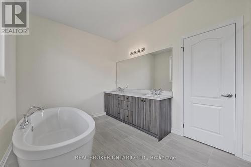 3035 Sierra Drive, Orillia, ON - Indoor Photo Showing Bathroom