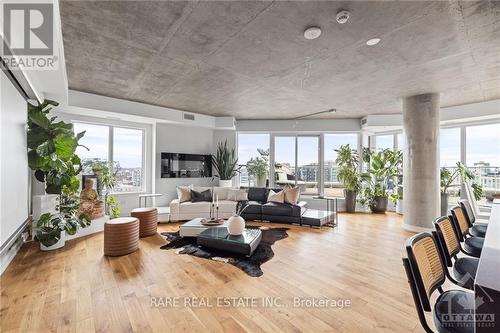 2701 - 195 Besserer Street, Ottawa, ON - Indoor Photo Showing Living Room