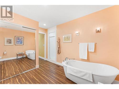 539 Sutherland Avenue Unit# 106, Kelowna, BC - Indoor Photo Showing Bathroom