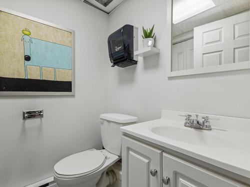 Powder room - A-9 Rue Dumas, Gatineau (Hull), QC - Indoor Photo Showing Bathroom