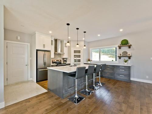 Kitchen - 774 Rue Mcauley, Coaticook, QC - Indoor Photo Showing Kitchen With Upgraded Kitchen