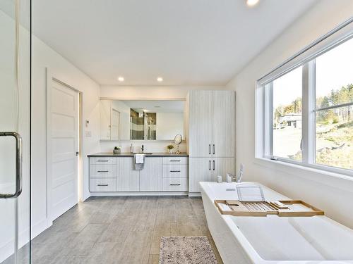 Bathroom - 774 Rue Mcauley, Coaticook, QC - Indoor Photo Showing Bathroom