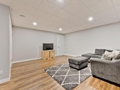 Family room - 774 Rue Mcauley, Coaticook, QC - Indoor Photo Showing Basement