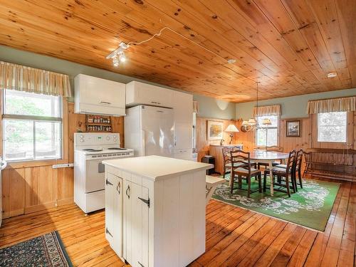 Kitchen - 249 Ch. Papineau, Lac-Brome, QC - Indoor Photo Showing Kitchen