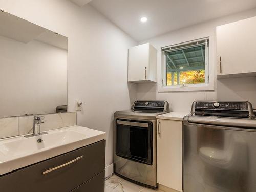 Bathroom - 249 Ch. Papineau, Lac-Brome, QC - Indoor Photo Showing Laundry Room