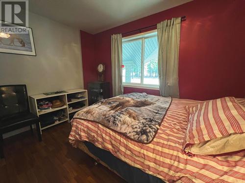 210 Belmond Road, Salmo, BC - Indoor Photo Showing Bedroom