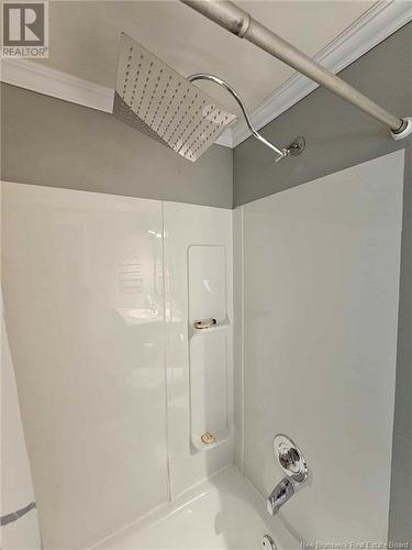 263 Poplar Street, Beresford, NB - Indoor Photo Showing Bathroom