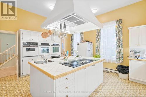 20/22 Park Lane Circle, Toronto, ON - Indoor Photo Showing Kitchen With Double Sink