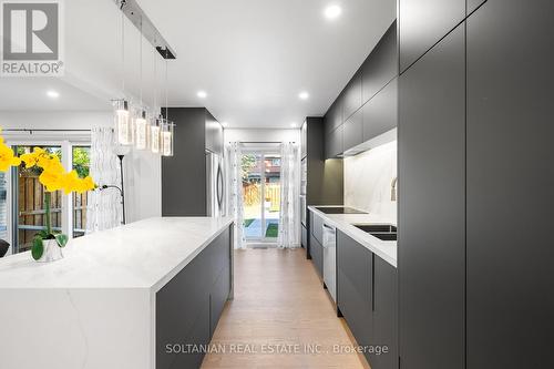 66 Fontainbleau Drive, Toronto, ON - Indoor Photo Showing Kitchen With Double Sink With Upgraded Kitchen