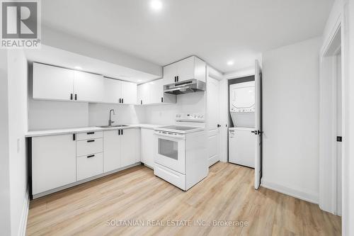 66 Fontainbleau Drive, Toronto, ON - Indoor Photo Showing Kitchen