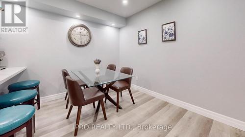 131 Milestone Crescent, Aurora, ON - Indoor Photo Showing Dining Room