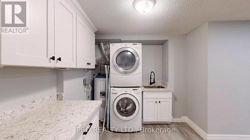 131 Milestone Crescent, Aurora, ON - Indoor Photo Showing Laundry Room