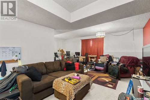 513 Empress Street, Saskatoon, SK - Indoor Photo Showing Living Room