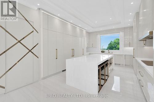 3232 Guelph Line, Burlington, ON - Indoor Photo Showing Kitchen