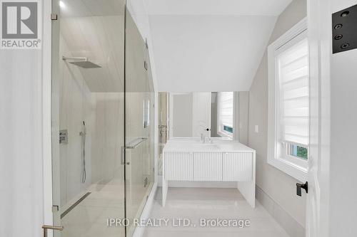 3232 Guelph Line, Burlington, ON - Indoor Photo Showing Bathroom