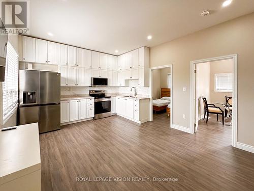 4049 Hwy 6, Hamilton, ON - Indoor Photo Showing Kitchen