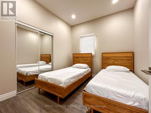 4049 Hwy 6, Hamilton, ON - Indoor Photo Showing Bedroom