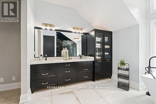 14097 Sixth Line, Halton Hills, ON - Indoor Photo Showing Bathroom