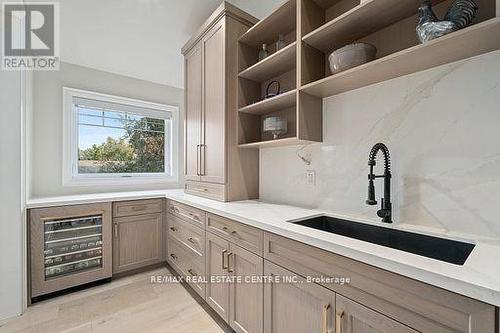 14097 Sixth Line, Halton Hills, ON - Indoor Photo Showing Kitchen