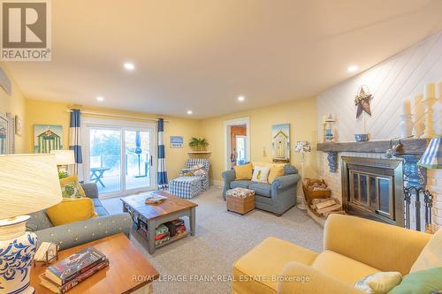 1187 Lakehurst Road, Galway-Cavendish And Harvey, ON - Indoor Photo Showing Living Room With Fireplace