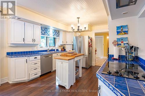 1187 Lakehurst Road, Galway-Cavendish And Harvey, ON - Indoor Photo Showing Kitchen