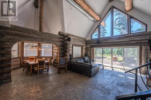 2513 Green Mountain Road, Penticton, BC - Indoor With Fireplace