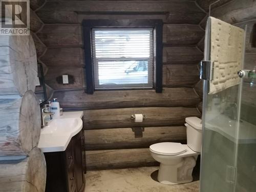 2513 Green Mountain Road, Penticton, BC - Indoor Photo Showing Bathroom