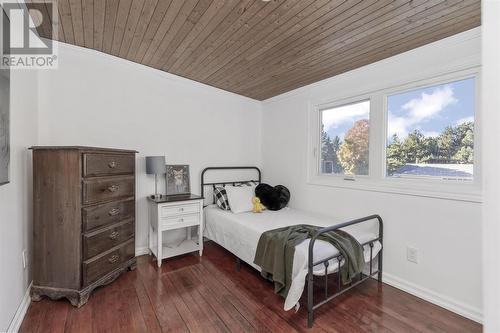 1217 Goulais Ave, Sault Ste. Marie, ON - Indoor Photo Showing Bedroom