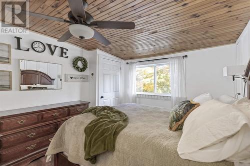 1217 Goulais Ave, Sault Ste. Marie, ON - Indoor Photo Showing Bedroom