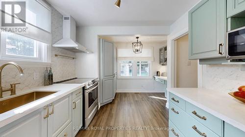 818 Masson Street, Oshawa, ON - Indoor Photo Showing Kitchen