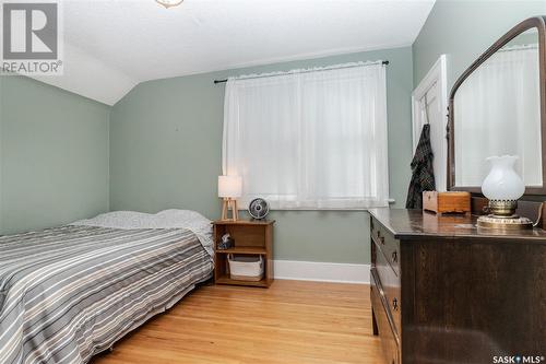 802 7Th Avenue N, Saskatoon, SK - Indoor Photo Showing Bedroom