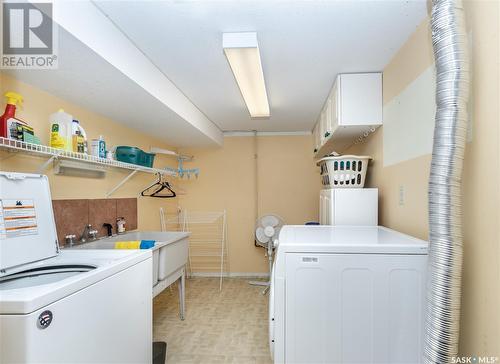 802 7Th Avenue N, Saskatoon, SK - Indoor Photo Showing Laundry Room