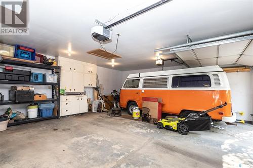 802 7Th Avenue N, Saskatoon, SK - Indoor Photo Showing Garage