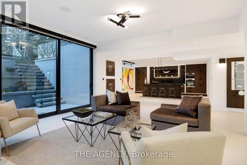 2048 Ardleigh Road, Oakville, ON - Indoor Photo Showing Living Room