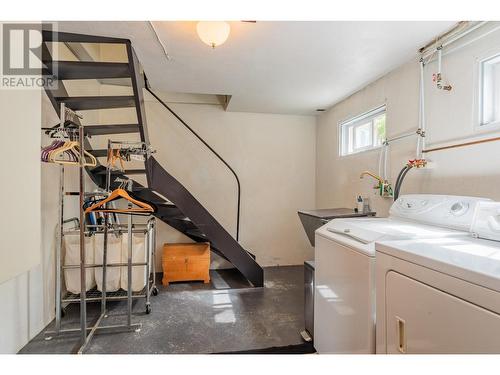 151 Columbia  Avenue, Castlegar, BC - Indoor Photo Showing Laundry Room