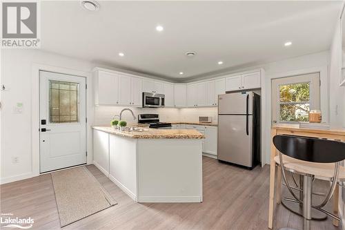 1343 Walkers Point Road, Muskoka Lakes, ON - Indoor Photo Showing Kitchen