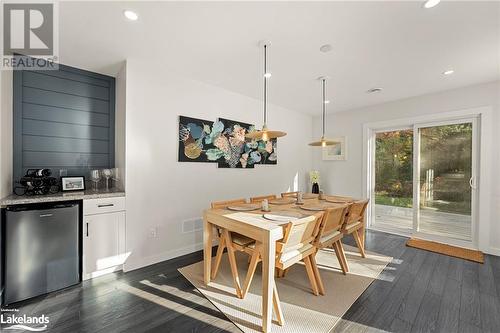 1343 Walkers Point Road, Muskoka Lakes, ON - Indoor Photo Showing Dining Room