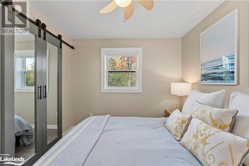 1343 Walkers Point Road, Muskoka Lakes, ON - Indoor Photo Showing Bedroom