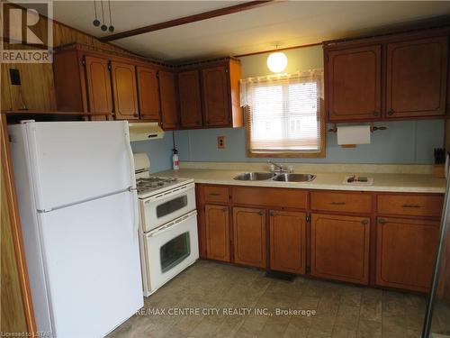 86 - 2189 Dundas Street E, London, ON - Indoor Photo Showing Kitchen With Double Sink