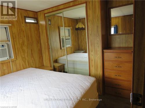 86 - 2189 Dundas Street E, London, ON - Indoor Photo Showing Bedroom