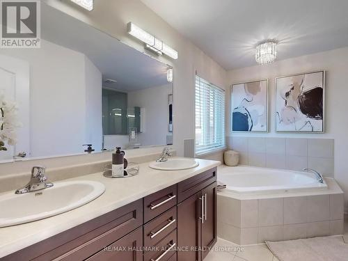 1111 Solomon Court, Milton, ON - Indoor Photo Showing Bathroom