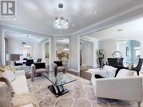 1111 Solomon Court, Milton, ON - Indoor Photo Showing Living Room