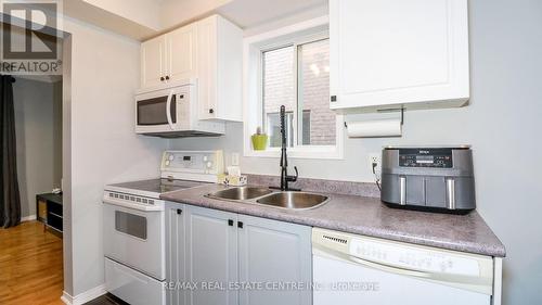 23 Wice Road, Barrie, ON - Indoor Photo Showing Kitchen With Double Sink