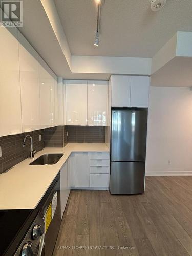 419 - 225 Malta Drive, Brampton, ON - Indoor Photo Showing Kitchen