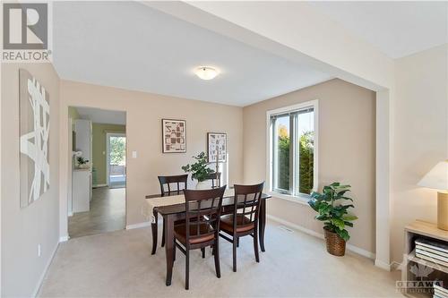 218 Walden Drive, Ottawa, ON - Indoor Photo Showing Dining Room