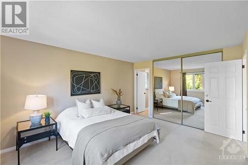 218 Walden Drive, Ottawa, ON - Indoor Photo Showing Bedroom