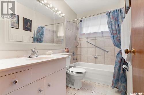 2100 Macpherson Avenue, Regina, SK - Indoor Photo Showing Bathroom